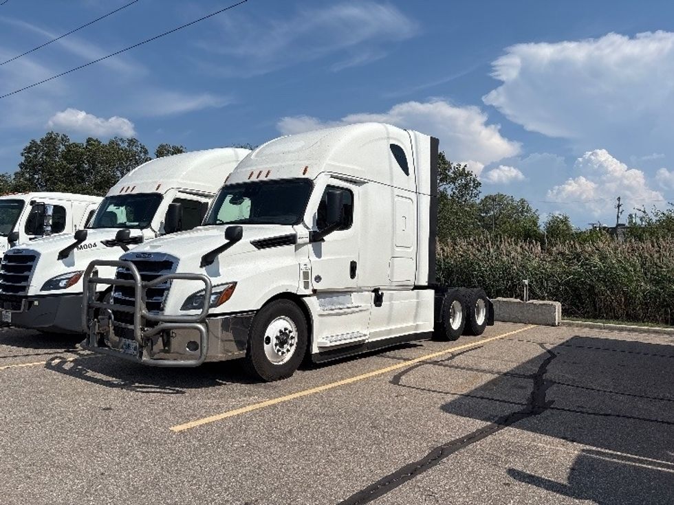 Sleeper Tractor-Heavy Duty Tractors-Freightliner-2024-T12664ST-Lansing-MI-596,206\n\t\tmiles-$ 78,750 - Image 3