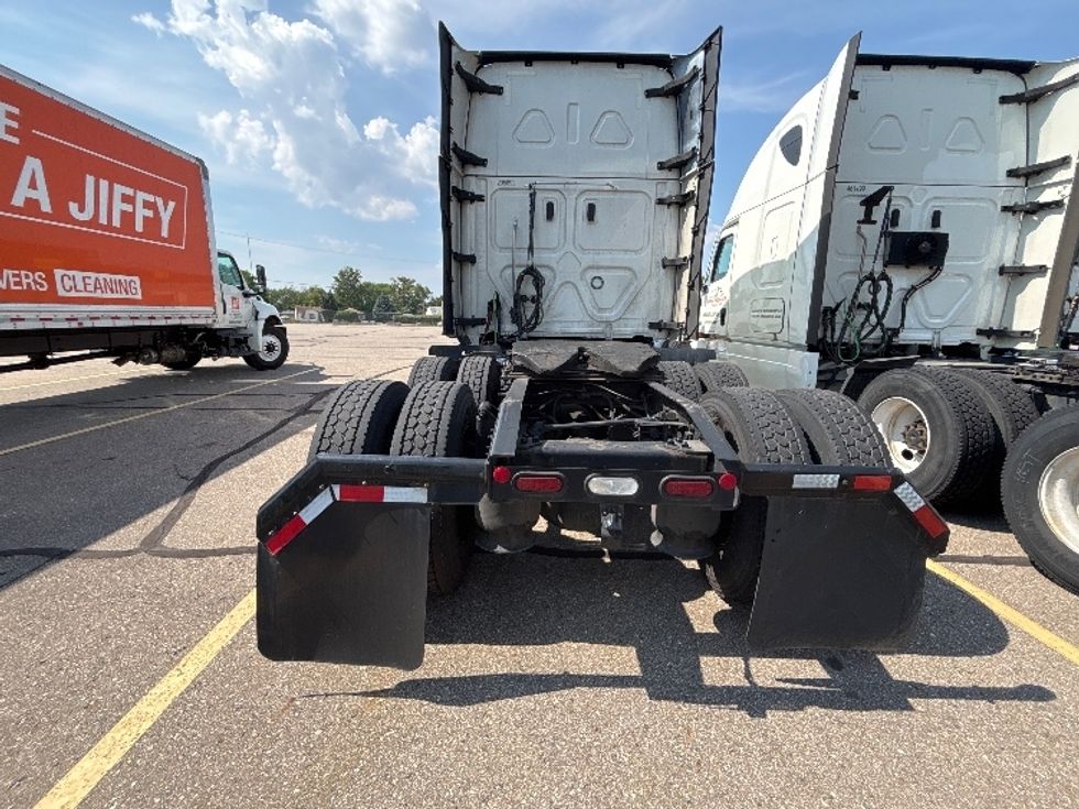 Sleeper Tractor-Heavy Duty Tractors-Freightliner-2024-T12664ST-Lansing-MI-596,206\n\t\tmiles-$ 78,750 - Image 6