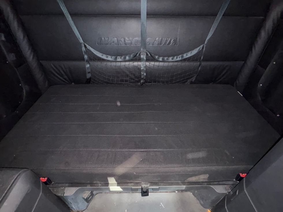 Sleeper Tractor-Heavy Duty Tractors-Freightliner-2024-T12664ST-Medley-FL-601,803\n\t\tmiles-$ 71,750 - Image 17