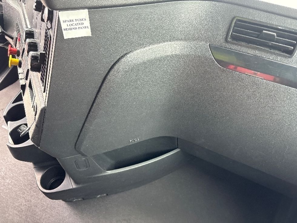 Sleeper Tractor-Heavy Duty Tractors-Freightliner-2024-T12664ST-Medley-FL-620,730\n\t\tmiles-$ 69,750 - Image 15