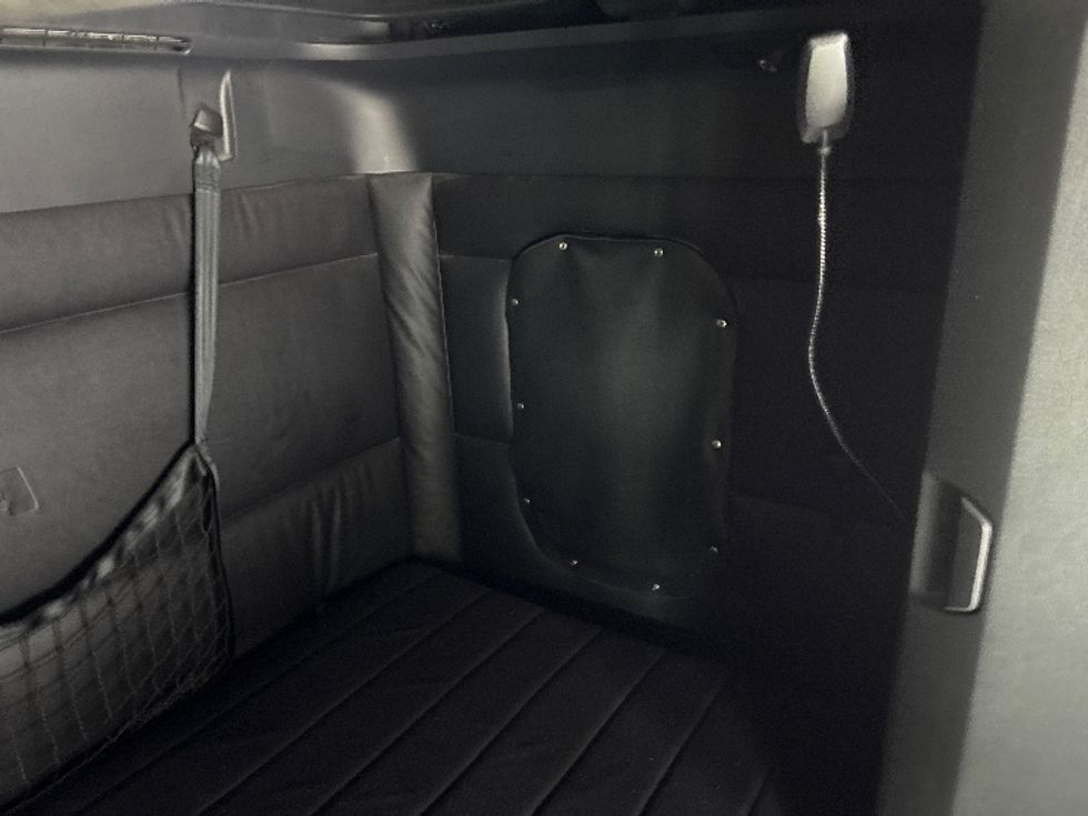 Sleeper Tractor-Heavy Duty Tractors-Freightliner-2024-T12664ST-Medley-FL-620,730\n\t\tmiles-$ 69,750 - Image 18