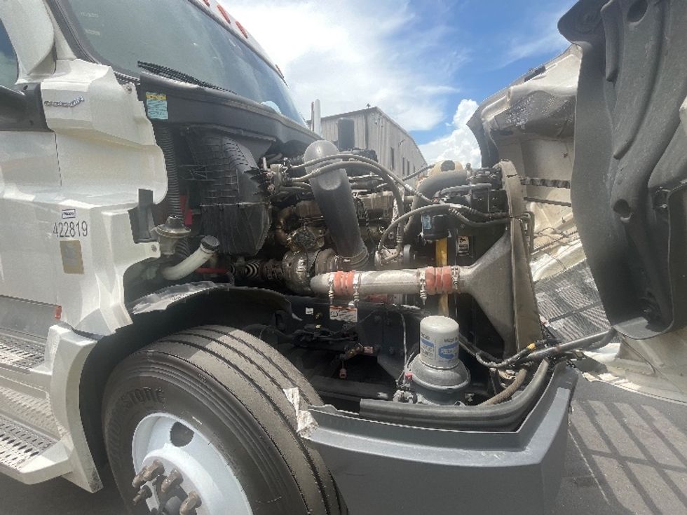 Sleeper Tractor-Heavy Duty Tractors-Freightliner-2024-T12664ST-Medley-FL-624,907\n\t\tmiles-$ 85,000 - Image 19