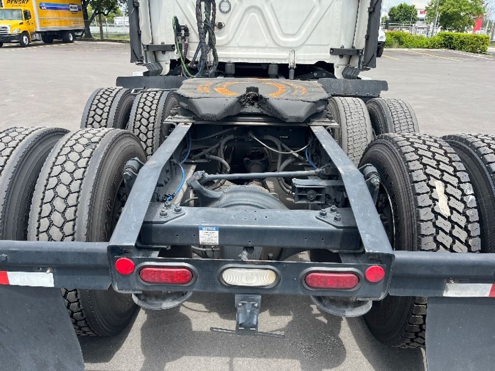 Sleeper Tractor-Heavy Duty Tractors-Freightliner-2024-T12664ST-Medley-FL-624,907\n\t\tmiles-$ 85,000 - Image 6