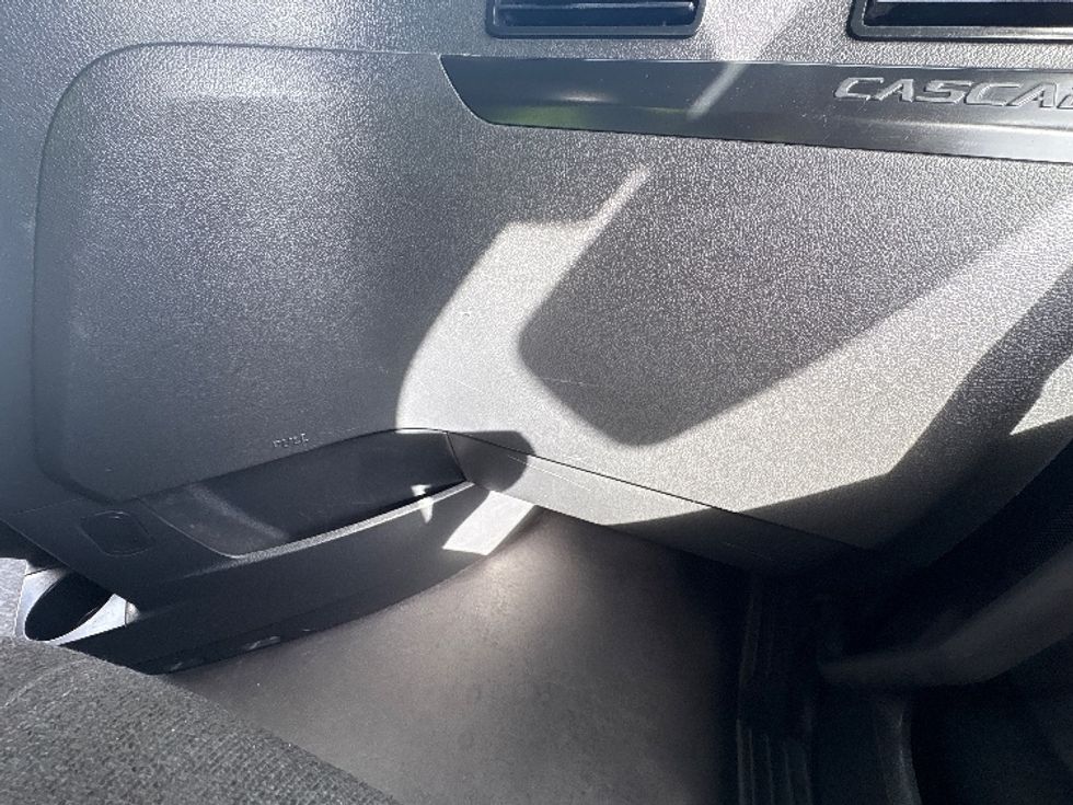 Sleeper Tractor-Heavy Duty Tractors-Freightliner-2024-T12664ST-Medley-FL-625,219\n\t\tmiles-$ 69,250 - Image 15