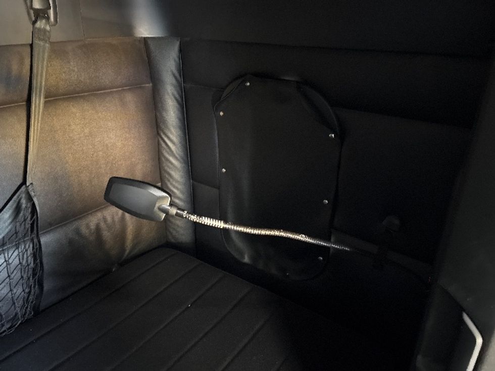 Sleeper Tractor-Heavy Duty Tractors-Freightliner-2024-T12664ST-Medley-FL-625,219\n\t\tmiles-$ 69,250 - Image 18