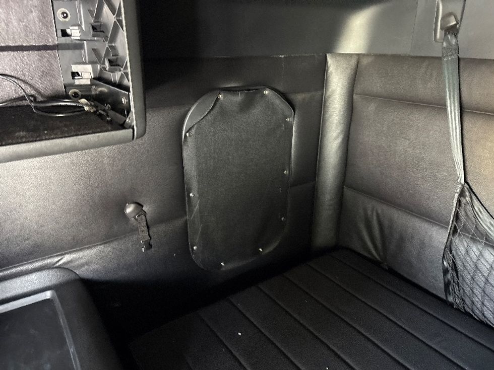 Sleeper Tractor-Heavy Duty Tractors-Freightliner-2024-T12664ST-Medley-FL-625,219\n\t\tmiles-$ 69,250 - Image 19