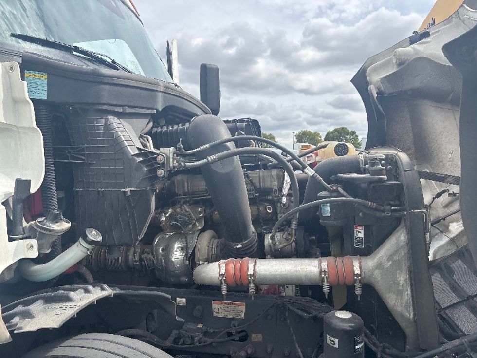 Sleeper Tractor-Heavy Duty Tractors-Freightliner-2024-T12664ST-Medley-FL-671,495\n\t\tmiles-$ 64,750 - Image 20