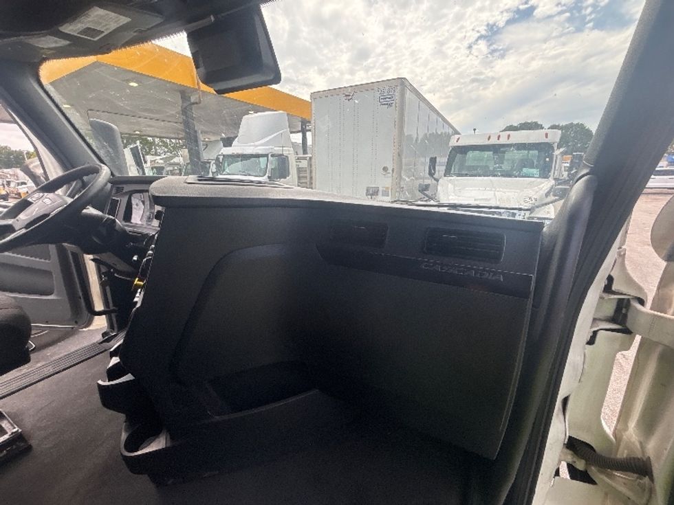 Sleeper Tractor-Heavy Duty Tractors-Freightliner-2024-T12664ST-Medley-FL-712,683\n\t\tmiles-$ 60,500 - Image 14