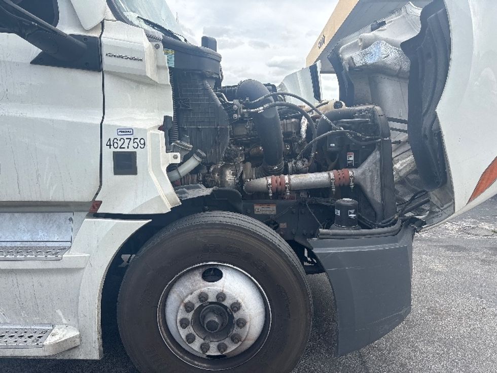 Sleeper Tractor-Heavy Duty Tractors-Freightliner-2024-T12664ST-Medley-FL-712,683\n\t\tmiles-$ 60,500 - Image 20