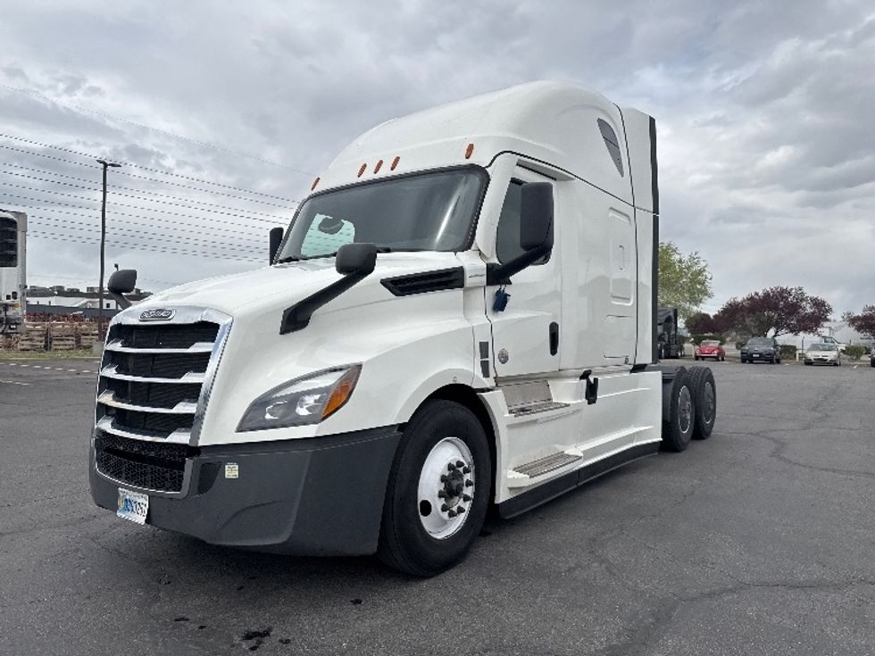 Sleeper Tractor-Heavy Duty Tractors-Freightliner-2024-T12664ST-Salt Lake City-UT-524,984\n\t\tmiles-$ 95,250 - Image 3