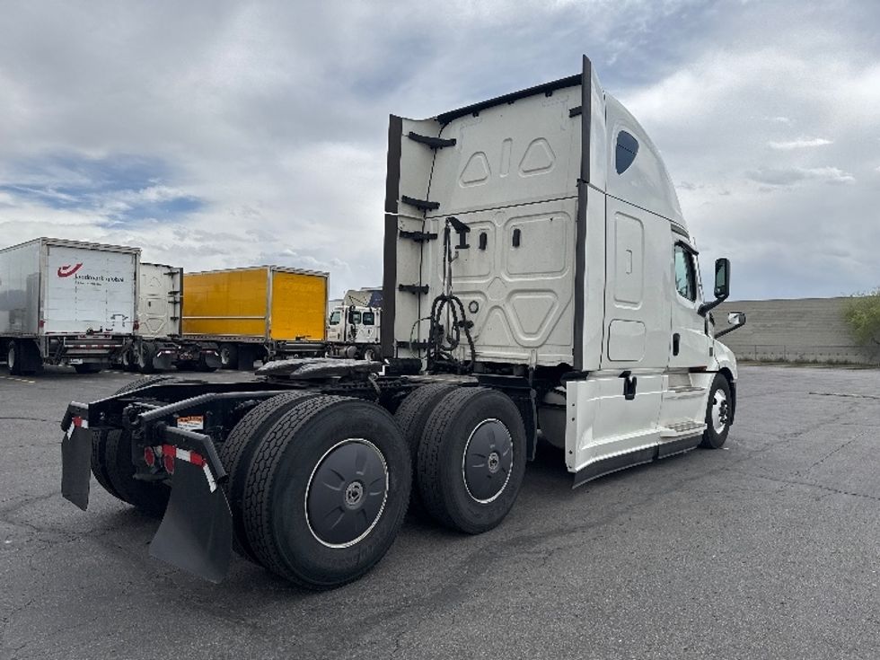 Sleeper Tractor-Heavy Duty Tractors-Freightliner-2024-T12664ST-Salt Lake City-UT-524,984\n\t\tmiles-$ 95,250 - Image 7