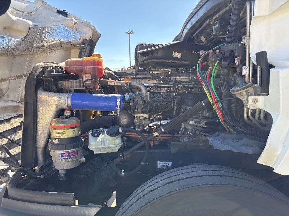 Sleeper Tractor-Heavy Duty Tractors-Freightliner-2024-T12664ST-Salt Lake City-UT-592,937\n\t\tmiles-$ 82,750 - Image 21