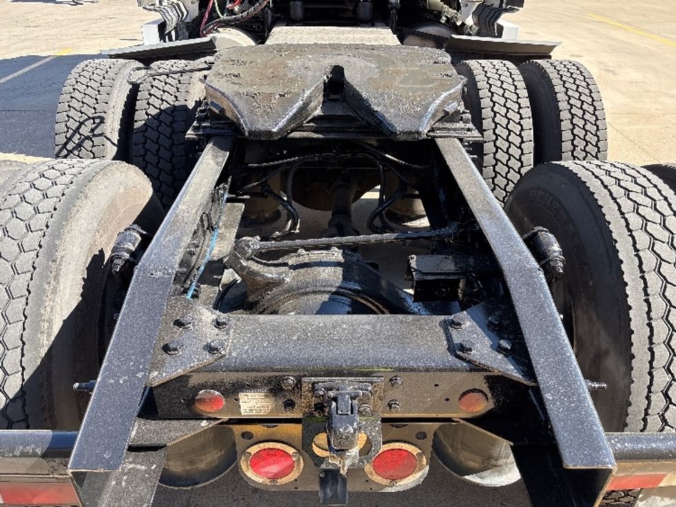 Sleeper Tractor-Heavy Duty Tractors-Freightliner-2024-T12664ST-Salt Lake City-UT-592,937\n\t\tmiles-$ 82,750 - Image 6