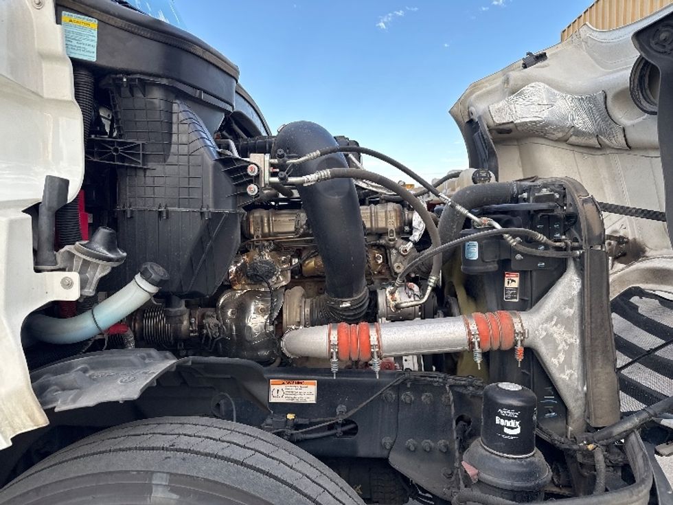 Sleeper Tractor-Heavy Duty Tractors-Freightliner-2024-T12664ST-Salt Lake City-UT-610,985\n\t\tmiles-$ 83,500 - Image 20
