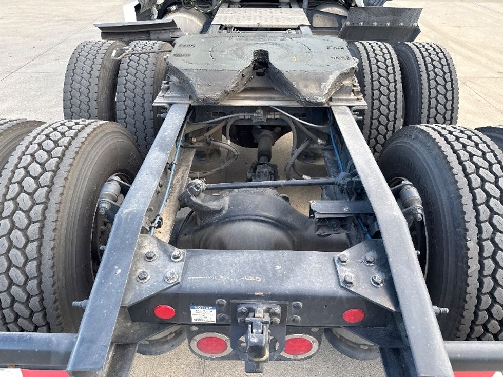 Sleeper Tractor-Heavy Duty Tractors-Freightliner-2024-T12664ST-Salt Lake City-UT-610,985\n\t\tmiles-$ 83,500 - Image 6