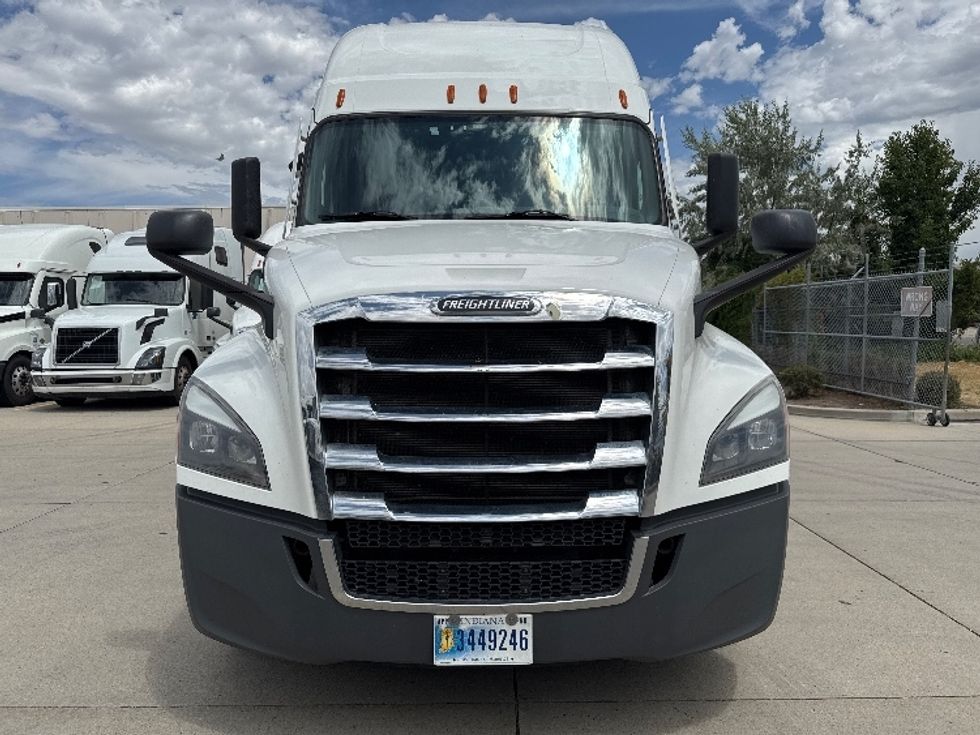 Sleeper Tractor-Heavy Duty Tractors-Freightliner-2024-T12664ST-Salt Lake City-UT-628,249\n\t\tmiles-$ 79,000 - Image 2