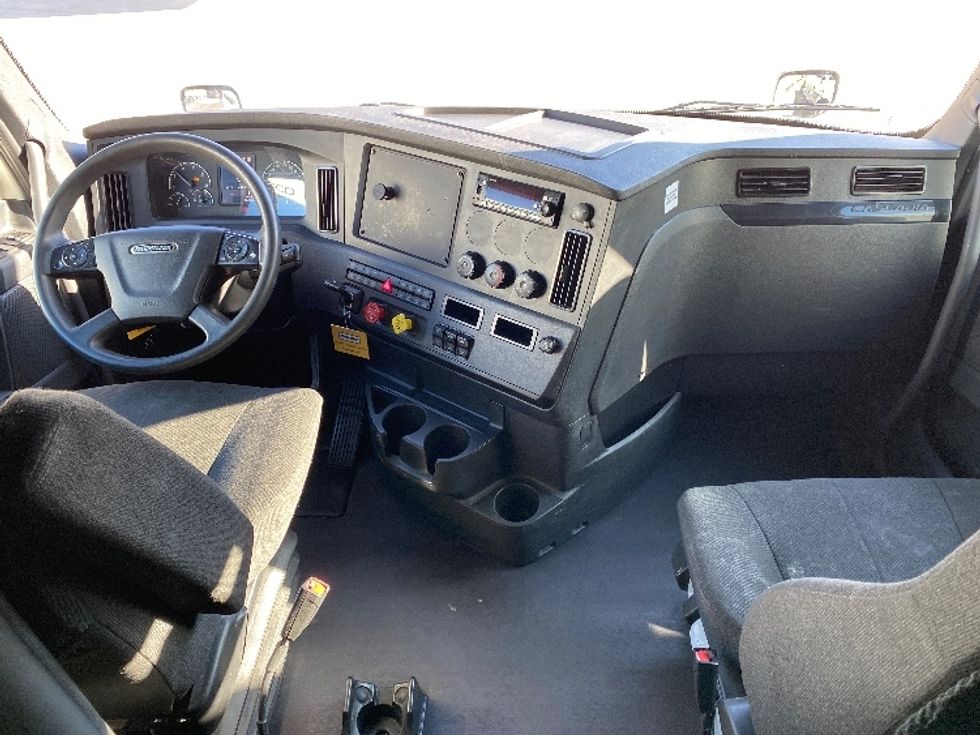 Sleeper Tractor-Heavy Duty Tractors-Freightliner-2024-T12664ST-Salt Lake City-UT-659,134\n\t\tmiles-$ 81,750 - Image 12