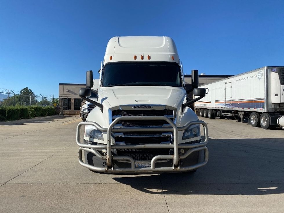 Sleeper Tractor-Heavy Duty Tractors-Freightliner-2024-T12664ST-Salt Lake City-UT-659,134\n\t\tmiles-$ 81,750 - Image 2