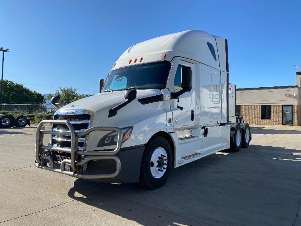 Sleeper Tractor-Heavy Duty Tractors-Freightliner-2024-T12664ST-Salt Lake City-UT-659,134\n\t\tmiles-$ 81,750 - Image 3