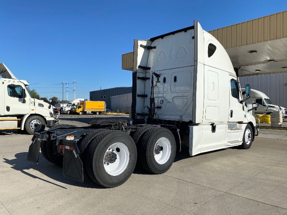 Sleeper Tractor-Heavy Duty Tractors-Freightliner-2024-T12664ST-Salt Lake City-UT-659,134\n\t\tmiles-$ 81,750 - Image 7