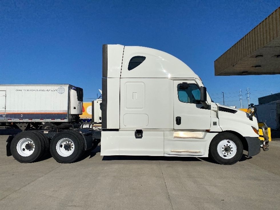 Sleeper Tractor-Heavy Duty Tractors-Freightliner-2024-T12664ST-Salt Lake City-UT-659,134\n\t\tmiles-$ 81,750 - Image 8