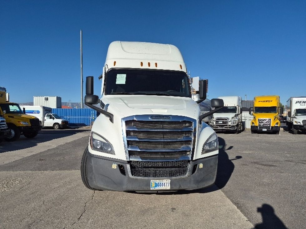 Sleeper Tractor-Heavy Duty Tractors-Freightliner-2024-T12664ST-Salt Lake City-UT-885,017\n\t\tmiles-$ 54,000 - Image 2