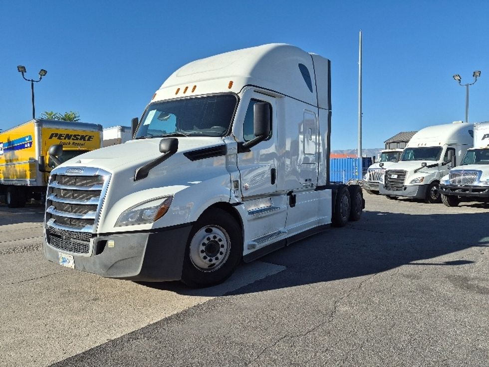 Sleeper Tractor-Heavy Duty Tractors-Freightliner-2024-T12664ST-Salt Lake City-UT-885,017\n\t\tmiles-$ 54,000 - Image 3