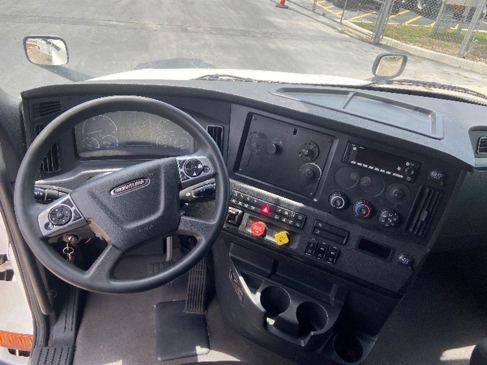 Sleeper Tractor-Heavy Duty Tractors-Freightliner-2024-T12664ST-San Antonio-TX-619,569\n\t\tmiles-$ 70,750 - Image 11
