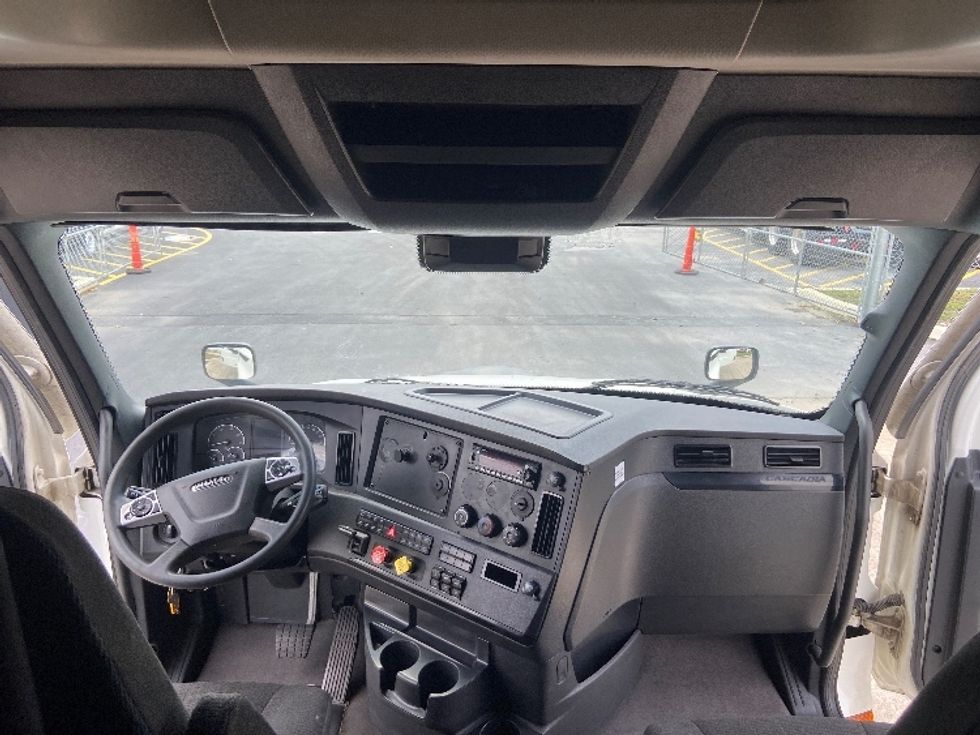 Sleeper Tractor-Heavy Duty Tractors-Freightliner-2024-T12664ST-San Antonio-TX-619,569\n\t\tmiles-$ 70,750 - Image 12