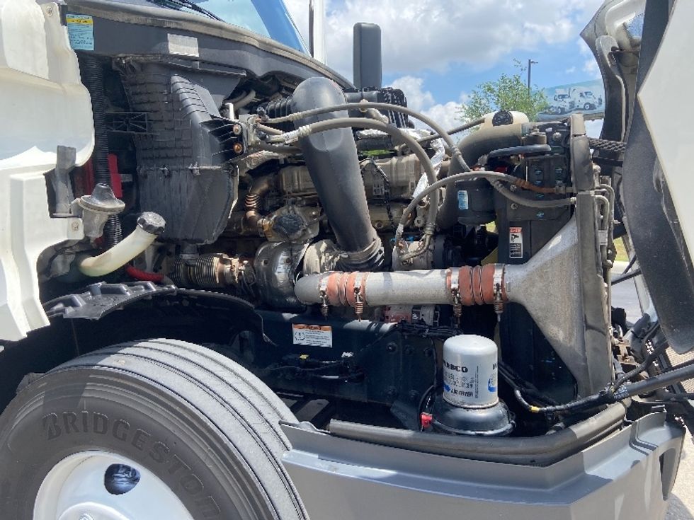 Sleeper Tractor-Heavy Duty Tractors-Freightliner-2024-T12664ST-San Antonio-TX-619,569\n\t\tmiles-$ 70,750 - Image 20