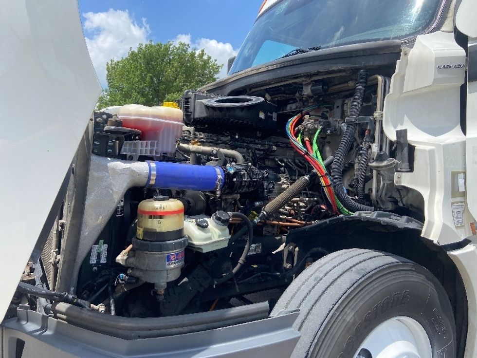 Sleeper Tractor-Heavy Duty Tractors-Freightliner-2024-T12664ST-San Antonio-TX-619,569\n\t\tmiles-$ 70,750 - Image 21