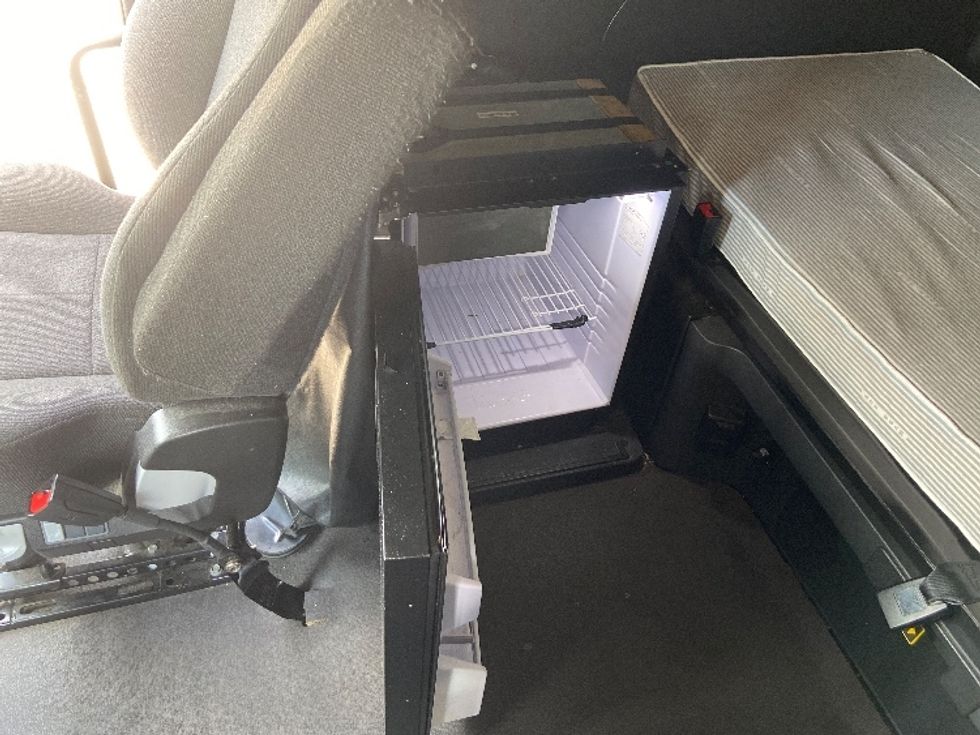 Sleeper Tractor-Heavy Duty Tractors-Freightliner-2024-T12664ST-San Antonio-TX-619,569\n\t\tmiles-$ 70,750 - Image 23