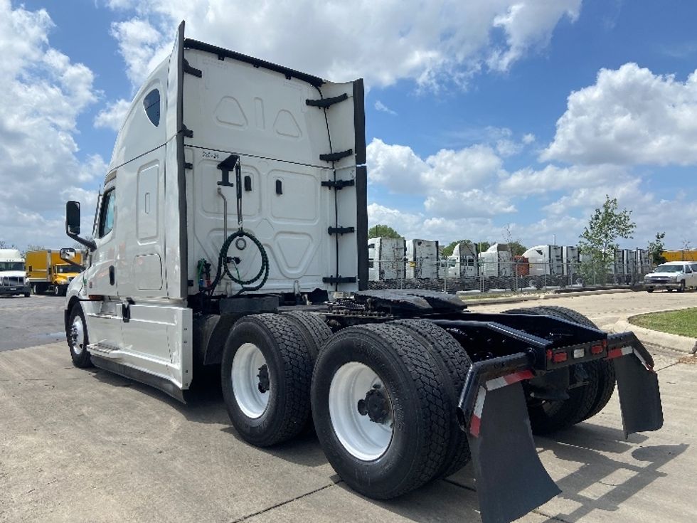 Sleeper Tractor-Heavy Duty Tractors-Freightliner-2024-T12664ST-San Antonio-TX-619,569\n\t\tmiles-$ 70,750 - Image 5