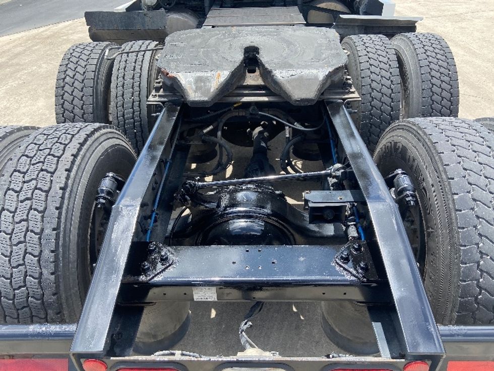 Sleeper Tractor-Heavy Duty Tractors-Freightliner-2024-T12664ST-San Antonio-TX-619,569\n\t\tmiles-$ 70,750 - Image 6