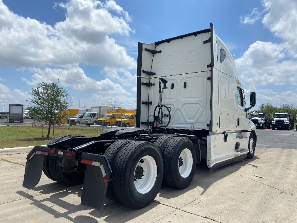 Sleeper Tractor-Heavy Duty Tractors-Freightliner-2024-T12664ST-San Antonio-TX-619,569\n\t\tmiles-$ 70,750 - Image 7