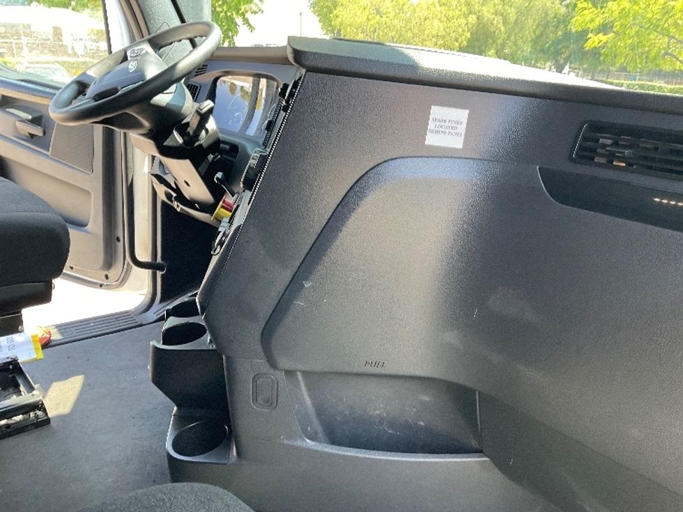 Sleeper Tractor-Heavy Duty Tractors-Freightliner-2024-T12664ST-Torrance-CA-617,816\n\t\tmiles-$ 83,500 - Image 15