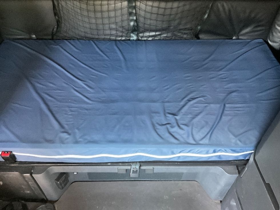 Sleeper Tractor-Heavy Duty Tractors-Freightliner-2024-T12664ST-Torrance-CA-617,816\n\t\tmiles-$ 83,500 - Image 17