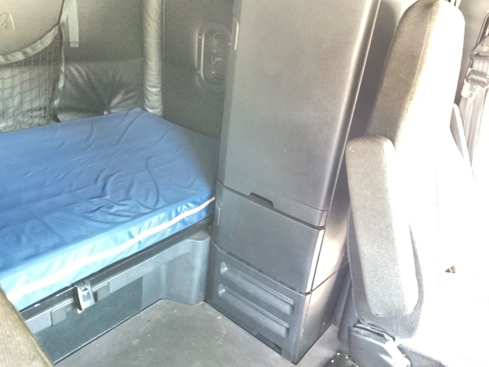 Sleeper Tractor-Heavy Duty Tractors-Freightliner-2024-T12664ST-Torrance-CA-617,816\n\t\tmiles-$ 83,500 - Image 18