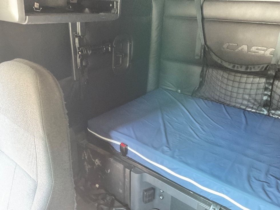 Sleeper Tractor-Heavy Duty Tractors-Freightliner-2024-T12664ST-Torrance-CA-617,816\n\t\tmiles-$ 83,500 - Image 19