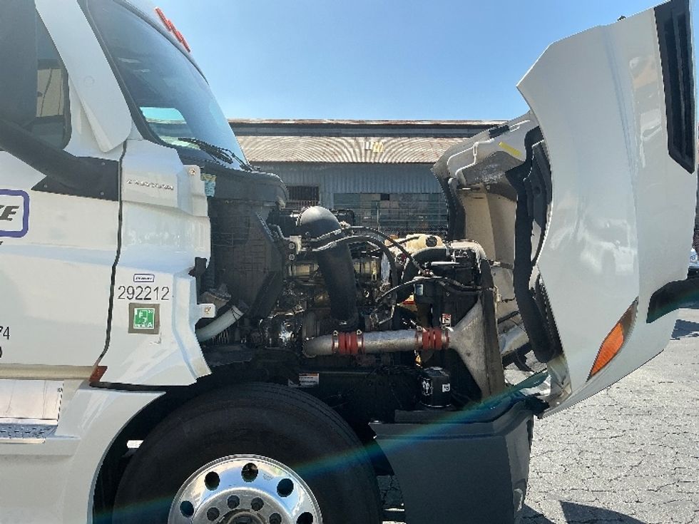 Sleeper Tractor-Heavy Duty Tractors-Freightliner-2024-T12664ST-Torrance-CA-657,175\n\t\tmiles-$ 83,250 - Image 20