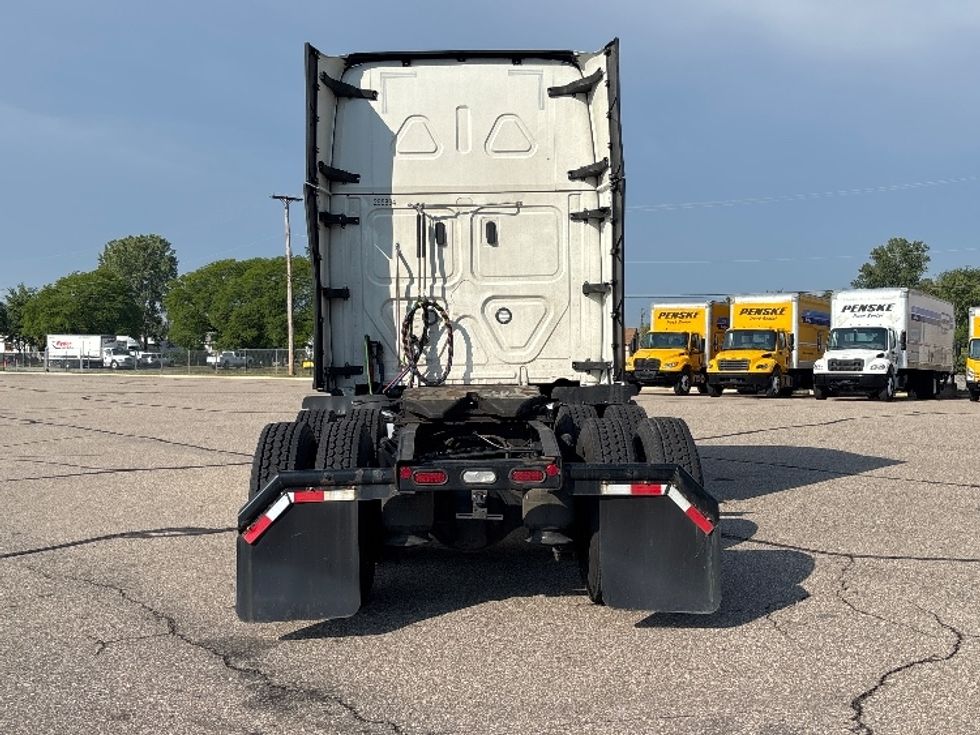 Sleeper Tractor-Heavy Duty Tractors-Freightliner-2024-T12664ST-Warren-MI-543,691\n\t\tmiles-$ 86,000 - Image 6