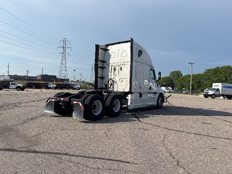 Sleeper Tractor-Heavy Duty Tractors-Freightliner-2024-T12664ST-Warren-MI-543,691\n\t\tmiles-$ 86,000 - Image 7