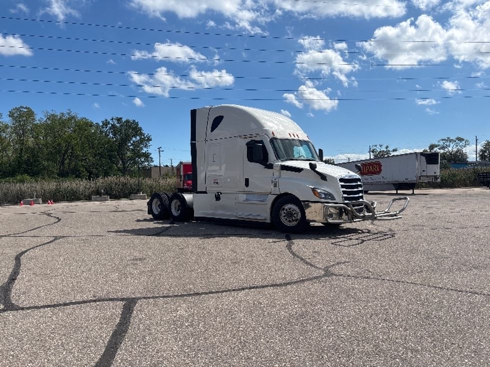 Sleeper Tractor-Heavy Duty Tractors-Freightliner-2024-T12664ST-Warren-MI-612,646\n\t\tmiles-$ 80,000 - Image 1