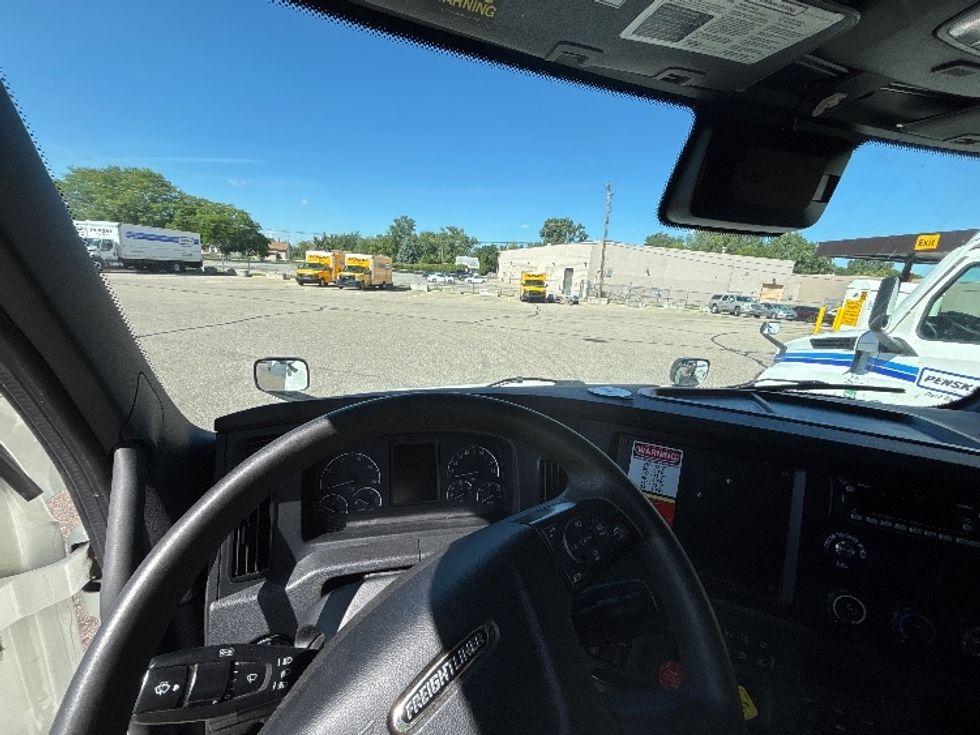 Sleeper Tractor-Heavy Duty Tractors-Freightliner-2024-T12664ST-Warren-MI-612,646\n\t\tmiles-$ 80,000 - Image 11