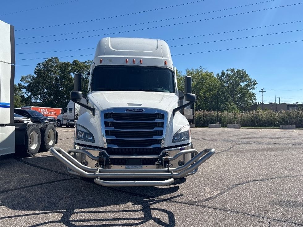 Sleeper Tractor-Heavy Duty Tractors-Freightliner-2024-T12664ST-Warren-MI-612,646\n\t\tmiles-$ 80,000 - Image 2
