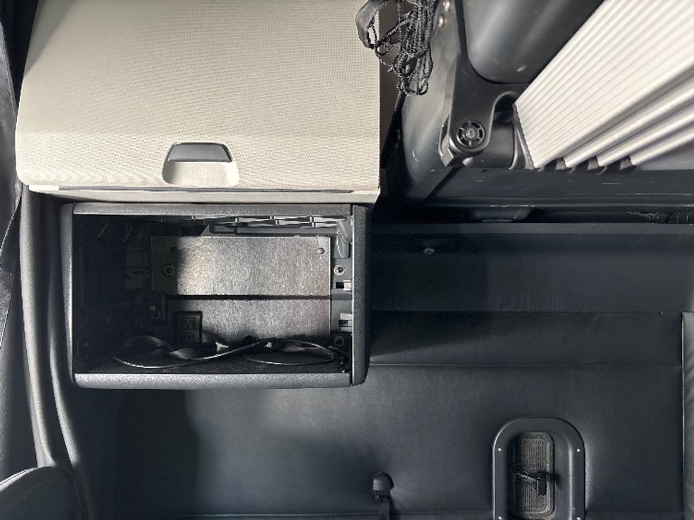 Sleeper Tractor-Heavy Duty Tractors-Freightliner-2024-T12664ST-West Fargo-ND-544,941\n\t\tmiles-$ 77,500 - Image 19