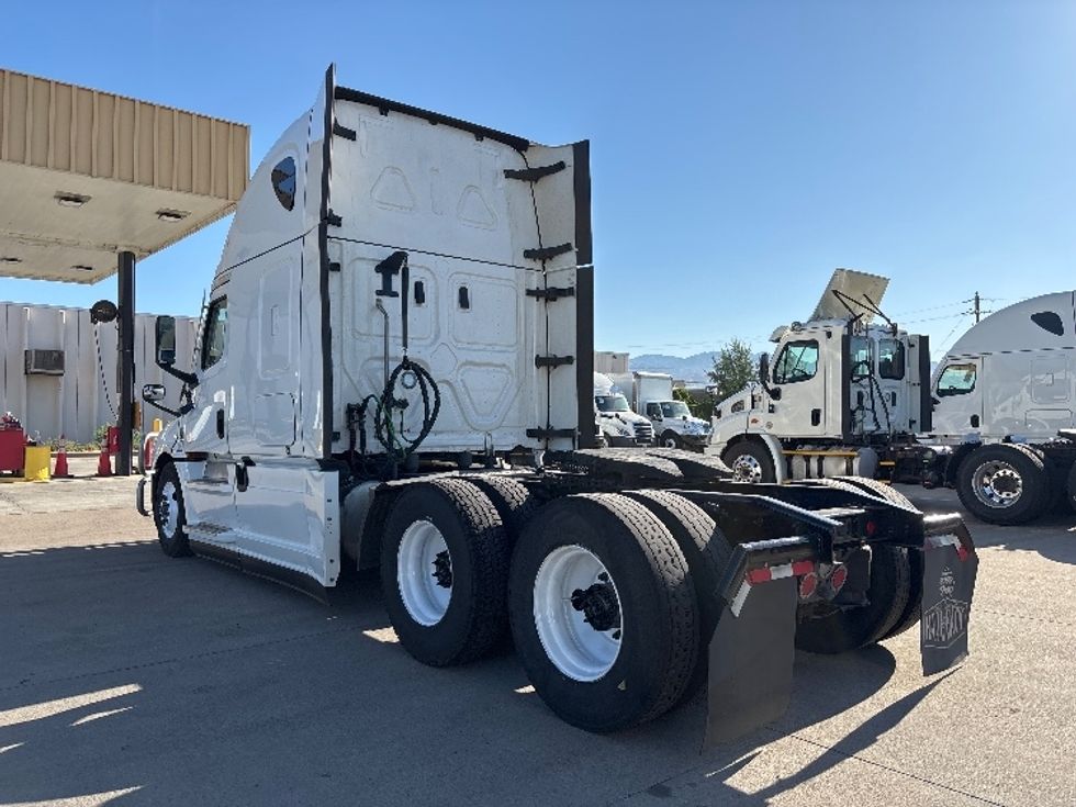 Sleeper Tractor-Heavy Duty Tractors-Freightliner-2024-T12664ST-West Fargo-ND-544,941\n\t\tmiles-$ 77,500 - Image 5