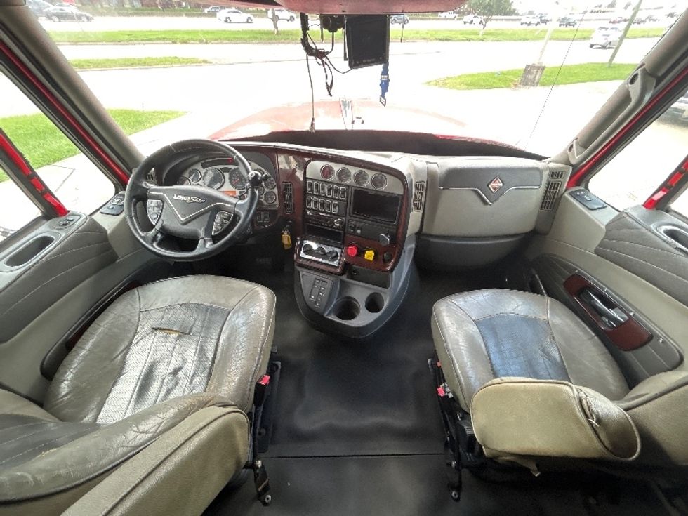 Sleeper Tractor-Heavy Duty Tractors-International-2017-LONESTAR-Houston-TX-327,960\n\t\tmiles-$ 75,000 - Image 12