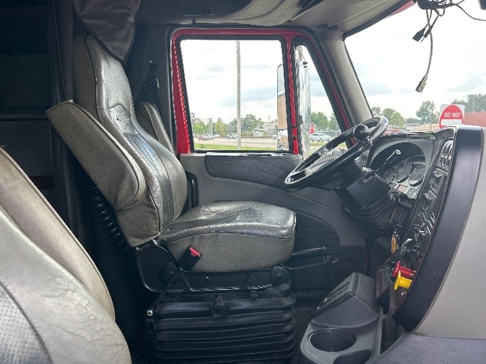 Sleeper Tractor-Heavy Duty Tractors-International-2017-LONESTAR-Houston-TX-327,960\n\t\tmiles-$ 75,000 - Image 15
