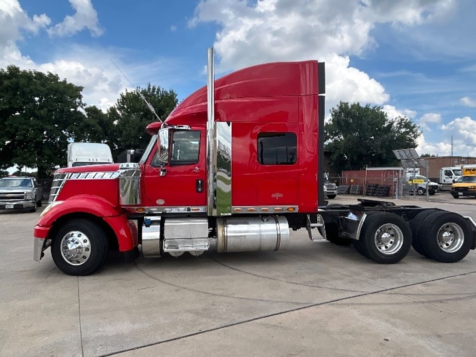 Sleeper Tractor-Heavy Duty Tractors-International-2017-LONESTAR-Houston-TX-327,960\n\t\tmiles-$ 75,000 - Image 4